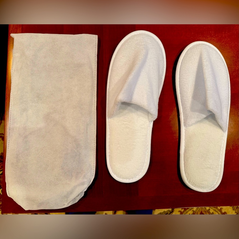 NWT Luxury home slippers made in Italy for IcelandicAir Business Class